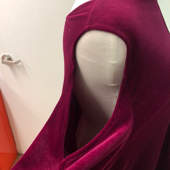 Ralph Lauren | Women's Cold Shoulder Top | Burgundy | Size 1X - Picture 2 of 4